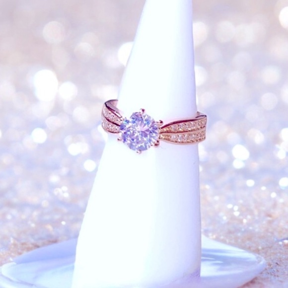 Rose Gold Ring with Round Solitaire 2 Rows AAA Gems Anniversary NWT - Picture 3 of 4